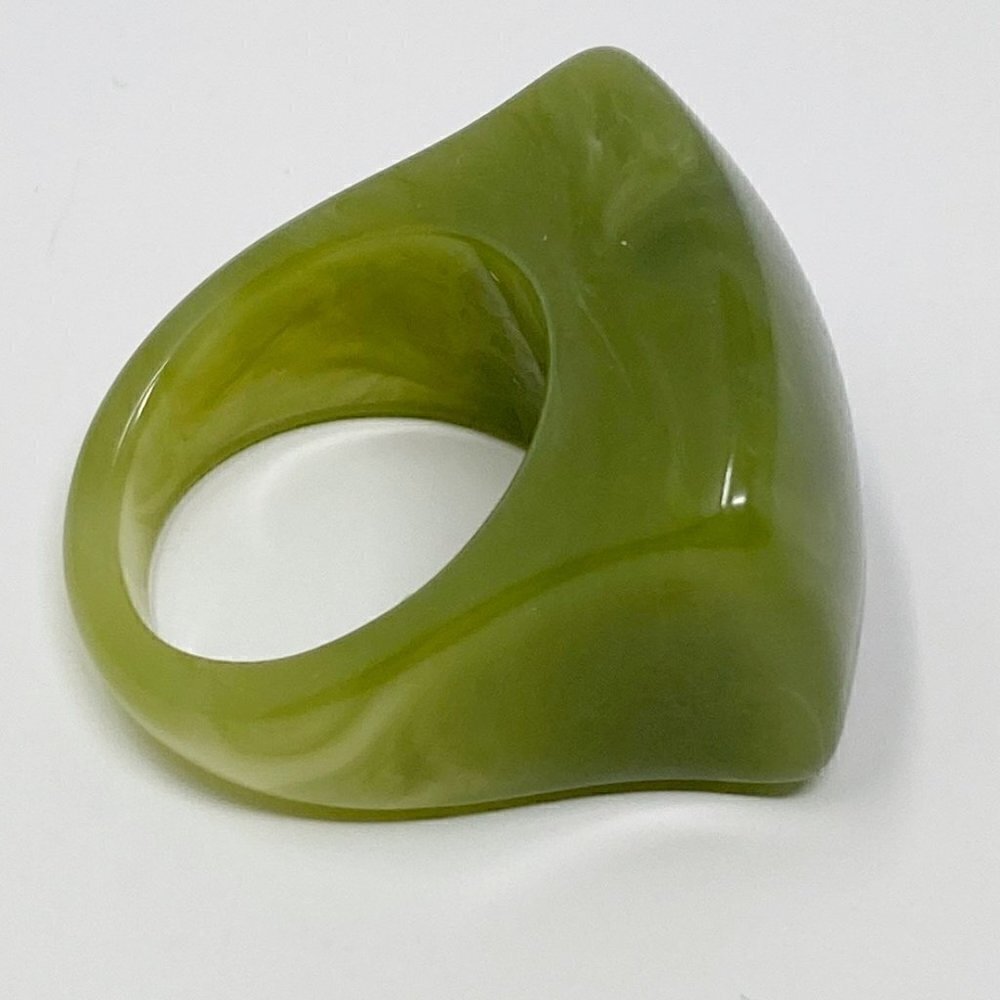 Olive Green Chunky Acrylic Ring Statement Size 6 - Picture 6 of 7